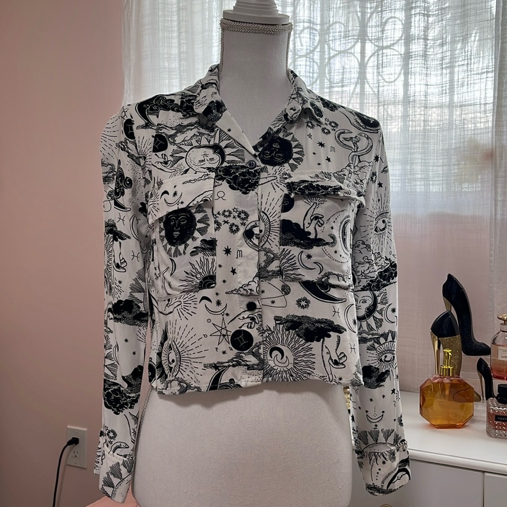Horoscope black and white patten button down shirt